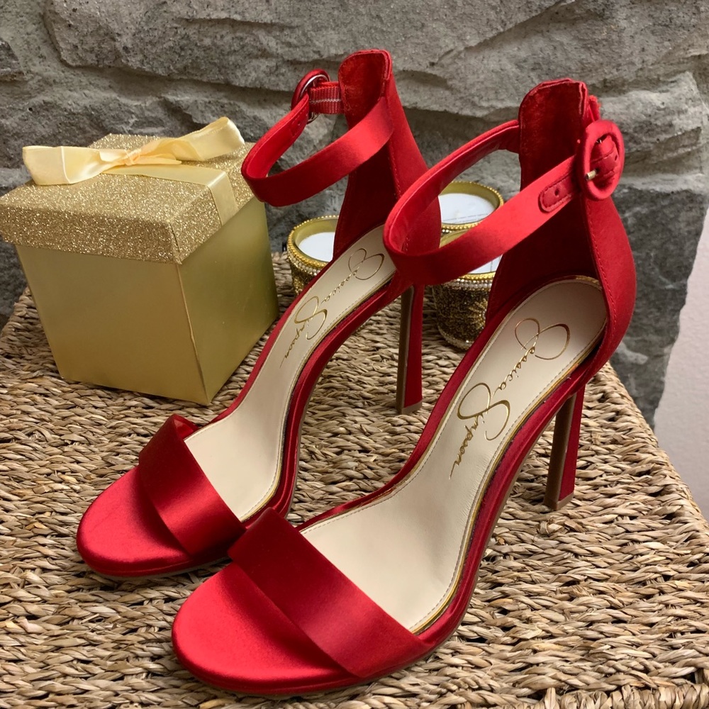 NEW Jessica Simpson satin red pumps. Size 6.5